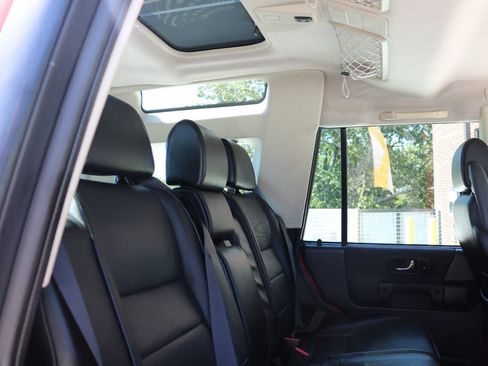 Used 2004 Land Rover Discovery S AWD/4WD image 32