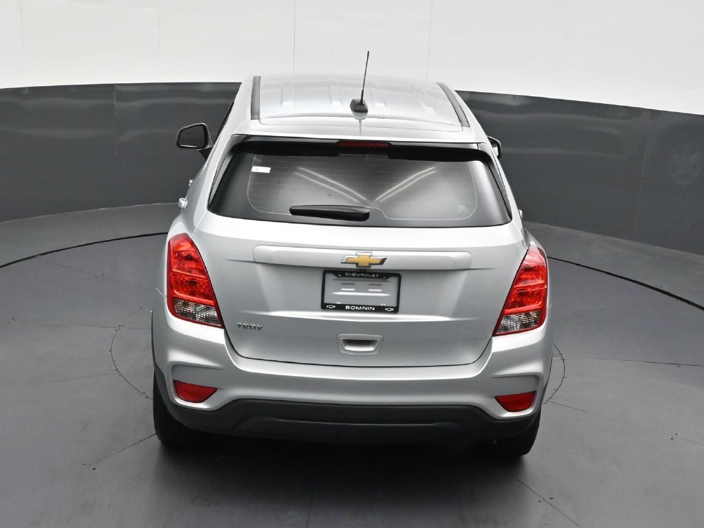 Used 2020 Chevrolet Trax LS FWD image 18