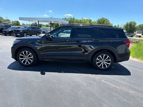 Used 2025 Ford Explorer ST-Line AWD/4WD image 7