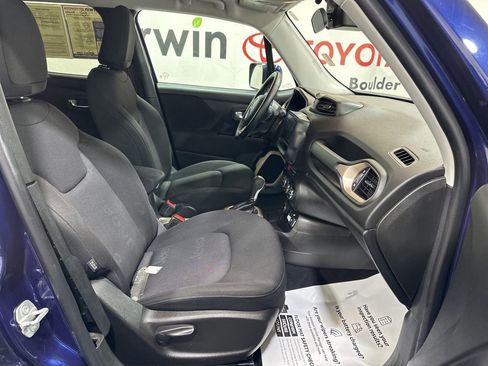 Used 2016 Jeep Renegade Latitude w/ Cold Weather Group image 12