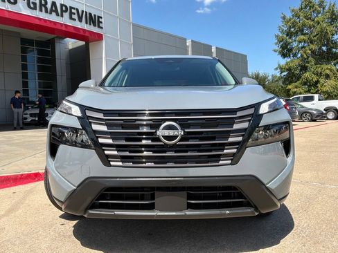 Used 2026 Nissan Rogue SV FWD image 3