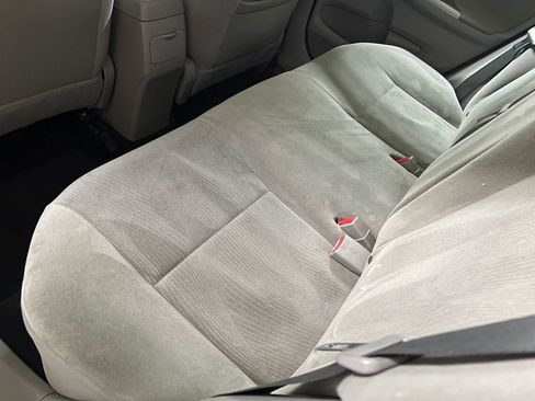 Used 2013 Toyota Corolla LE image 16