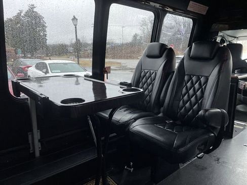 Used 2014 Ford E-350 and Econoline 350 Super Duty image 23