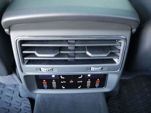 Used 2025 Audi Q7 3.0T Premium Plus image 39