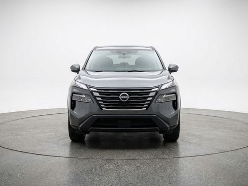 Used 2025 Nissan Rogue SV FWD image 2