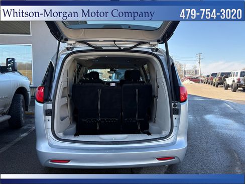 Used 2023 Chrysler Voyager LX image 37