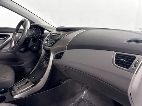 Used 2013 Hyundai Elantra GLS image 32