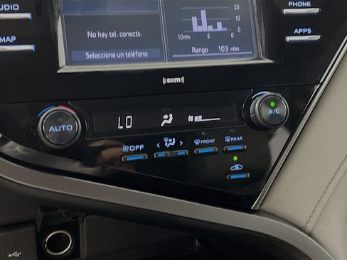 Used 2020 Toyota Camry SE FWD image 26