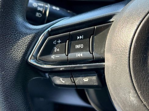 Used 2017 MAZDA MAZDA3 Sport FWD image 32