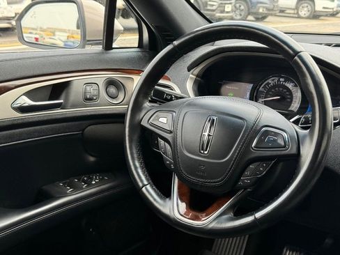 Used 2019 Lincoln MKZ Reserve image 12