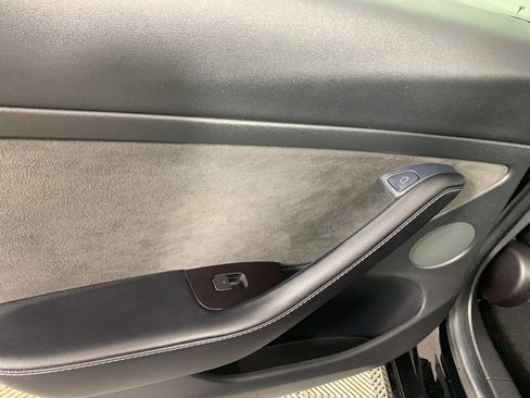 Used 2021 Tesla Model 3 Performance image 30