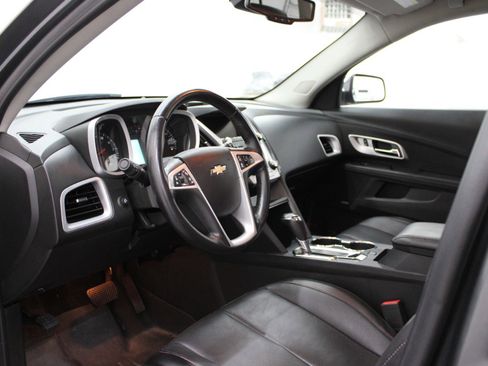 Used 2017 Chevrolet Equinox Premier w/ Enhanced Convenience Package AWD/4WD image 7