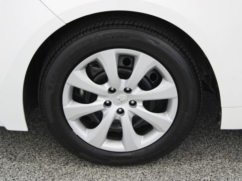 Used 2024 Toyota Corolla LE FWD image 11