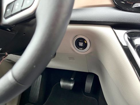 Used 2017 Chrysler Pacifica Touring-L Plus w/ Advanced Safetytec Group image 29