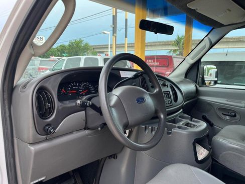 Used 2004 Ford E-350 and Econoline 350 XL image 8