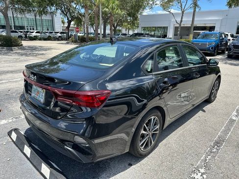 Used 2024 Kia Forte LXS w/ LXS Technology Package FWD image 4