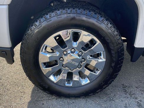 Used 2023 GMC Sierra 3500 Denali w/ Denali Ultimate Package image 10