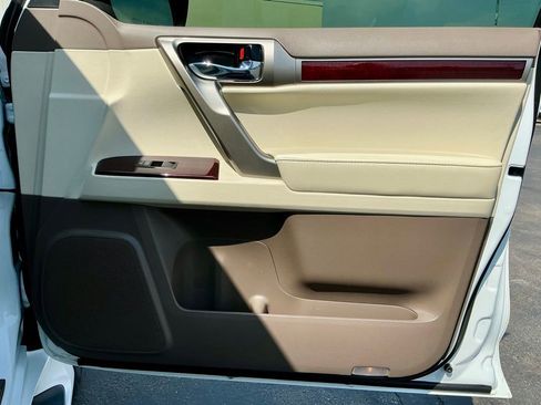 Used 2017 Lexus GX 460 Premium image 24