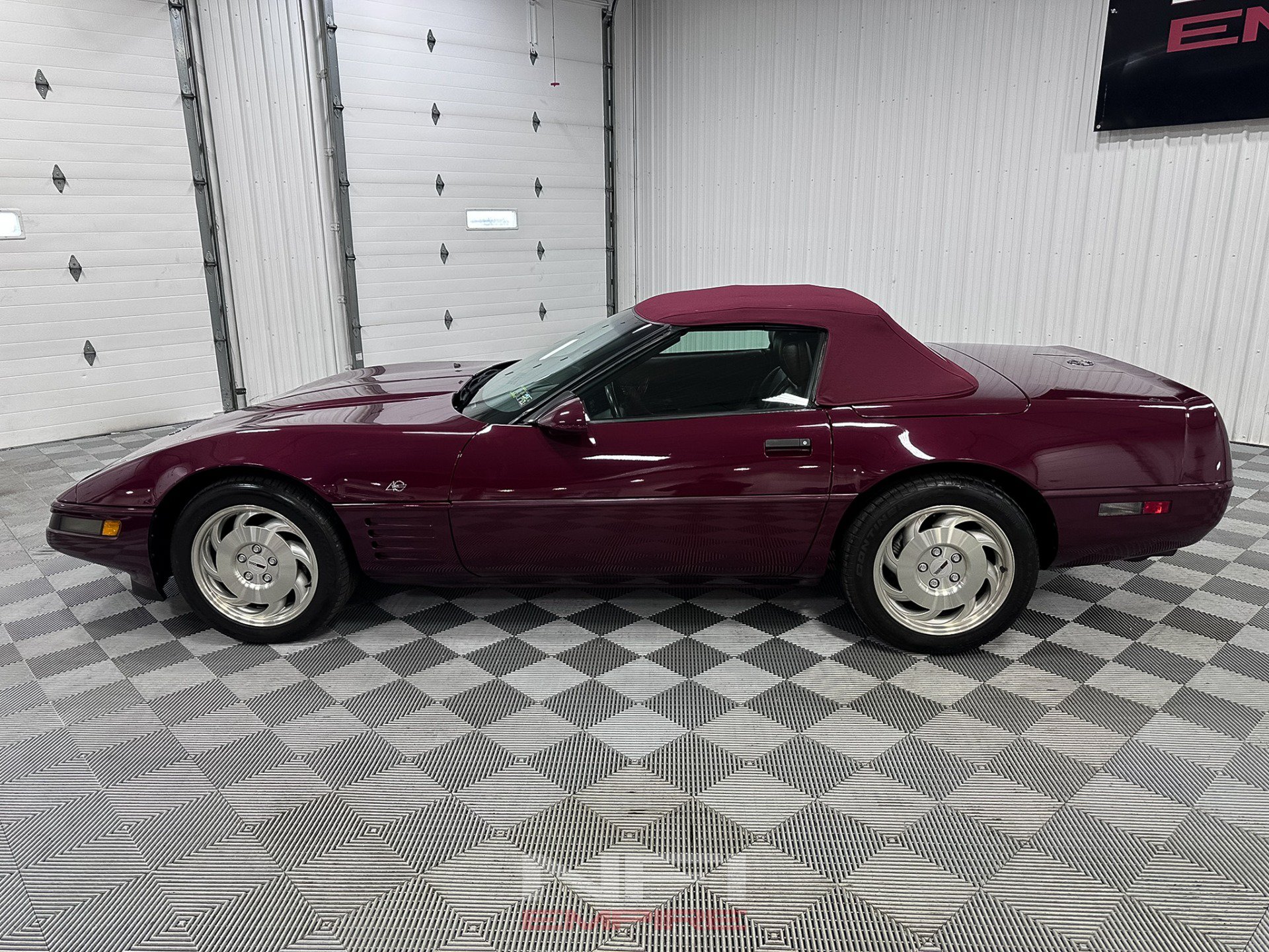 Used 1993 Chevrolet Corvette Coupe RWD image 4