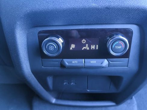 Used 2025 Buick Enclave Sport Touring AWD/4WD image 29