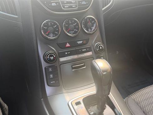 Used 2015 Hyundai Genesis 3.8 RWD image 23