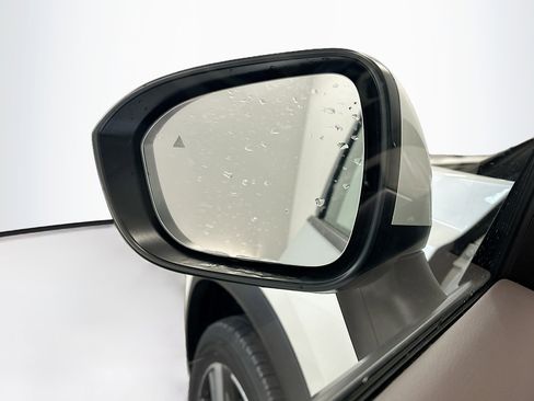 Used 2023 Nissan Rogue SL w/ SL Premium Package image 16