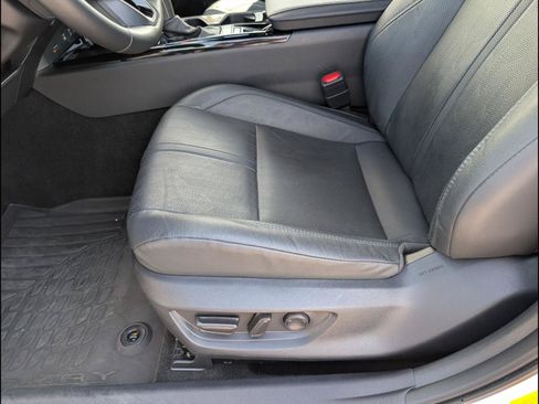 Used 2025 Toyota Camry XSE AWD/4WD image 11