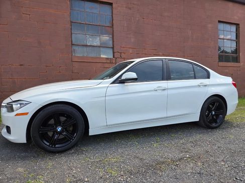 Used 2015 BMW 328i xDrive Sedan AWD/4WD image 2