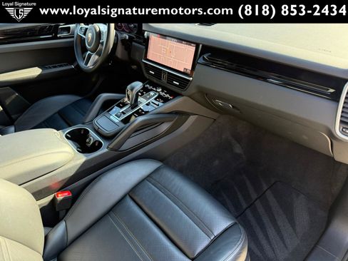 Used 2021 Porsche Cayenne AWD/4WD image 37