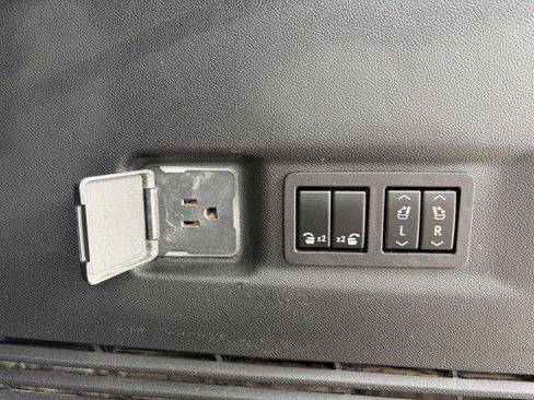 Used 2023 Chevrolet Suburban RST w/ Sport Performance Package image 24