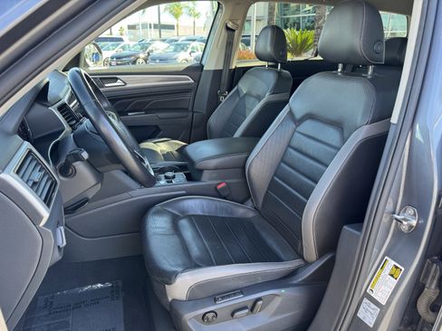 Used 2021 Volkswagen Atlas SEL Premium image 16
