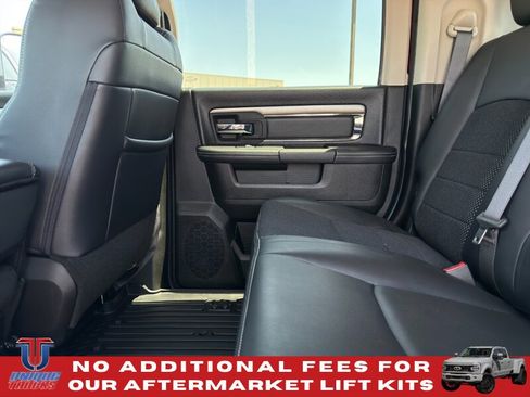 Used 2018 RAM 3500 Big Horn w/ Sport Appearance Group AWD/4WD image 26