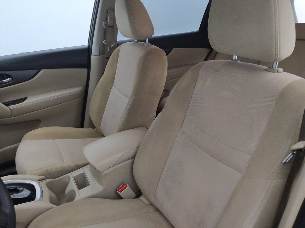 Used 2016 Nissan Rogue S FWD image 17