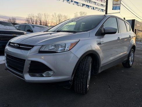 Used 2015 Ford Escape SE image 3