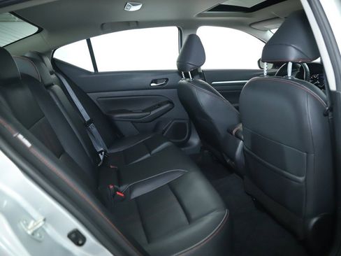 Used 2024 Nissan Altima 2.5 SR w/ SR Premium Package image 38