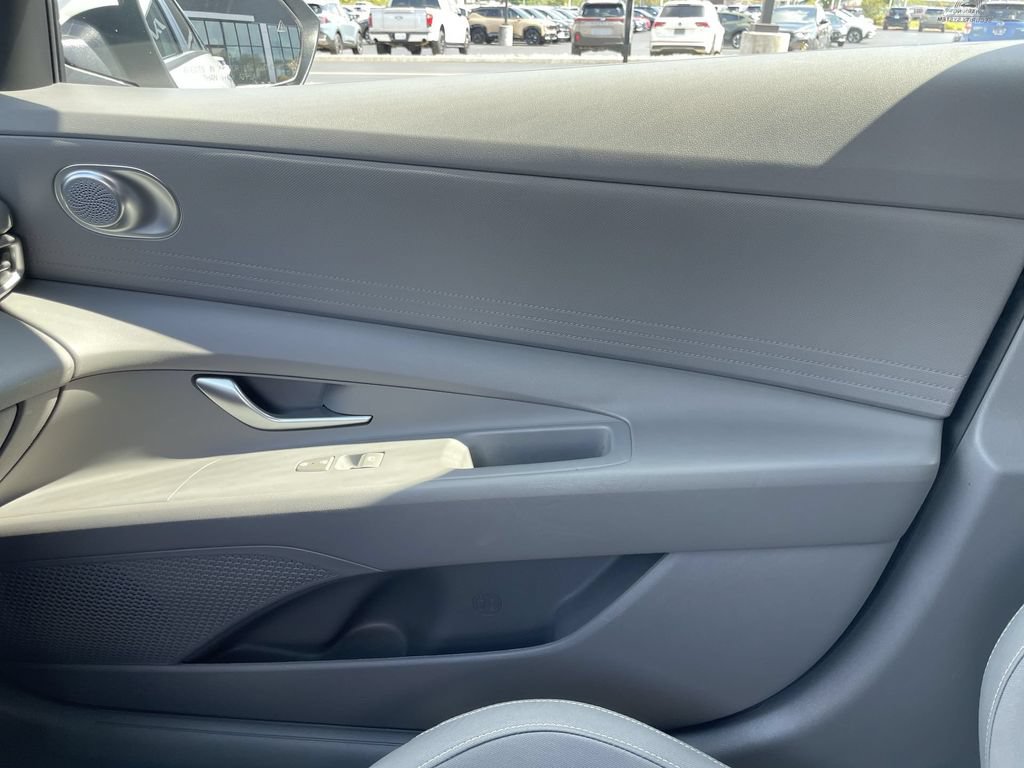 Used 2023 Hyundai Elantra SEL w/ Cargo Package FWD image 19