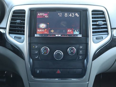 Used 2012 Jeep Grand Cherokee Laredo image 33