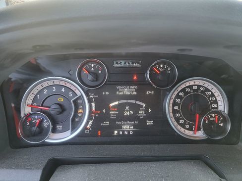 Used 2018 RAM 2500 SLT w/ Luxury Group image 12