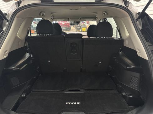 Used 2019 Nissan Rogue S AWD/4WD image 33