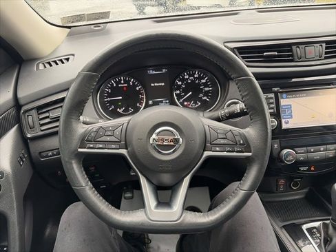 Used 2017 Nissan Rogue SL w/ SL Premium Package image 10