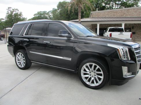 Used 2016 Cadillac Escalade Platinum image 30