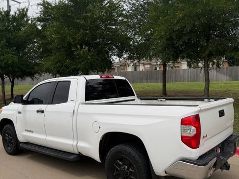 Used 2016 Toyota Tundra SR5 w/ SR5 Upgrade Package image 7