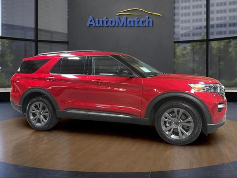 Used 2024 Ford Explorer XLT w/ Equipment Group 202A AWD/4WD image 14