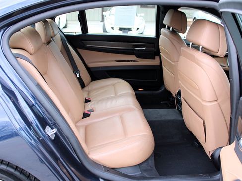 Used 2015 BMW 750Li image 19