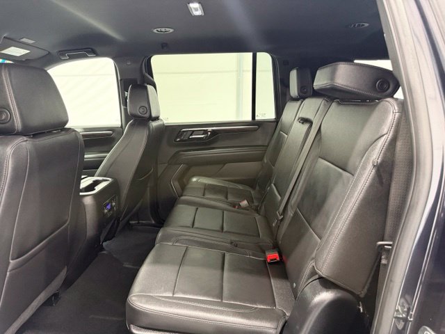 Used 2025 Chevrolet Suburban Z71 AWD/4WD image 19