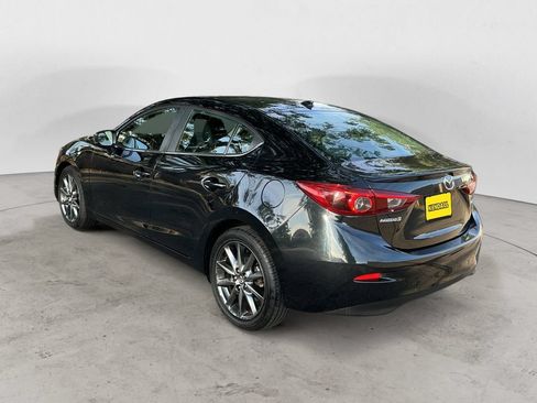 Used 2018 MAZDA MAZDA3 Grand Touring w/ Premium Equipment Package FWD image 11