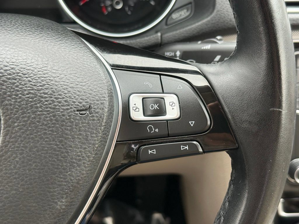 Used 2019 Volkswagen Passat 2.0T Wolfsburg w/ Wheels & Sunroof Package FWD image 30