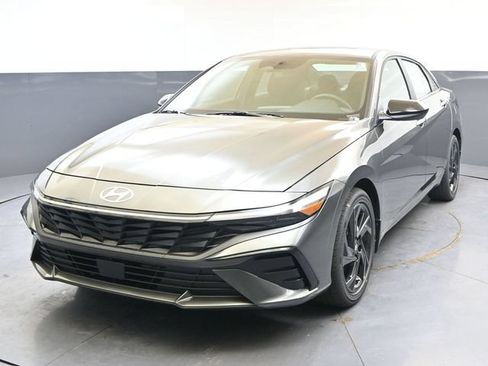 Used 2026 Hyundai Elantra SEL Sport Premium w/ Cargo Package FWD image 1