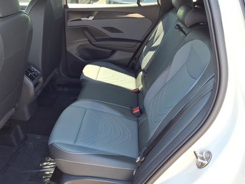 New 2026 Volkswagen Tiguan SE R-Line FWD image 14