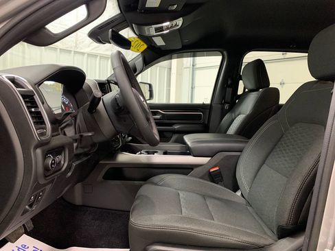 Used 2025 RAM 1500 Big Horn AWD/4WD image 4